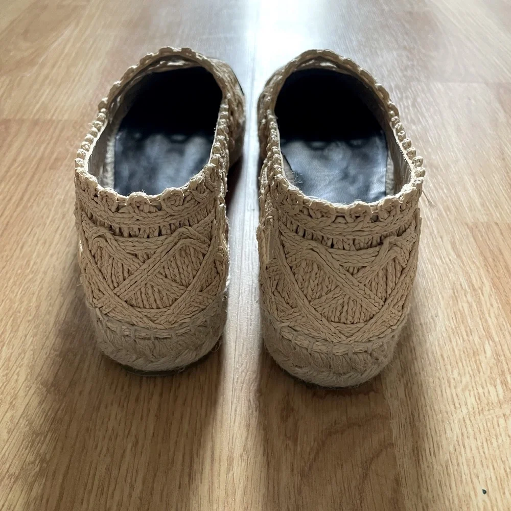 CHANEL Beige Crochet and Black Cap-Toe Espadrilles 38FR